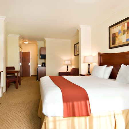Holiday Inn Express And Suites Klamath Klamath Falls Exterior foto